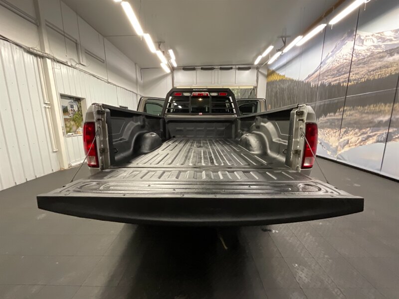 2013 RAM 2500 Crew Cab 4X4 / 6.7L DIESEL / 6-SPEED / LIFTED  LOCAL OREGON TRUCK / RUST FREE / LIFTED w/ 35 " MUD TIRES & 17 " WHEELS / 6-SPEED MANUAL / SHARP & CLEAN !! - Photo 20 - Gladstone, OR 97027