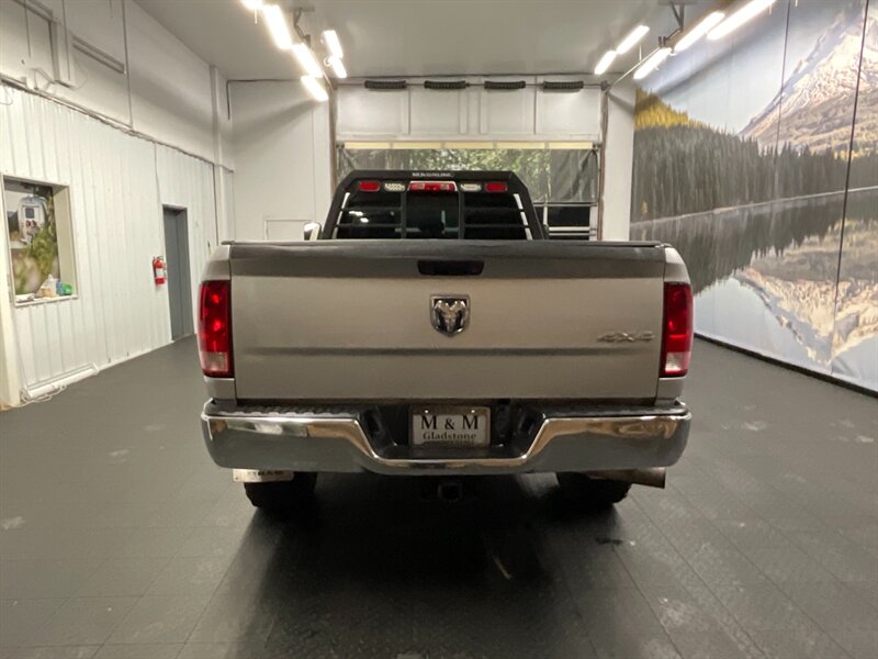 2013 RAM 2500 Crew Cab 4X4 / 6.7L DIESEL / 6-SPEED / LIFTED  LOCAL OREGON TRUCK / RUST FREE / LIFTED w/ 35 " MUD TIRES & 17 " WHEELS / 6-SPEED MANUAL / SHARP & CLEAN !! - Photo 6 - Gladstone, OR 97027