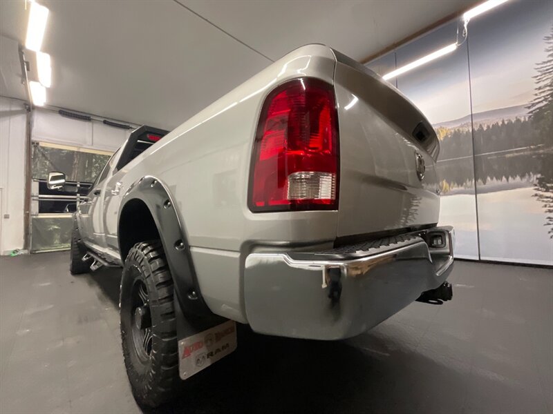 2013 RAM 2500 Crew Cab 4X4 / 6.7L DIESEL / 6-SPEED / LIFTED  LOCAL OREGON TRUCK / RUST FREE / LIFTED w/ 35 " MUD TIRES & 17 " WHEELS / 6-SPEED MANUAL / SHARP & CLEAN !! - Photo 12 - Gladstone, OR 97027
