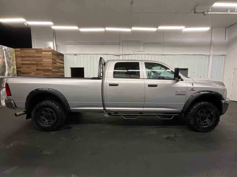 2013 RAM 2500 Crew Cab 4X4 / 6.7L DIESEL / 6-SPEED / LIFTED  LOCAL OREGON TRUCK / RUST FREE / LIFTED w/ 35 " MUD TIRES & 17 " WHEELS / 6-SPEED MANUAL / SHARP & CLEAN !! - Photo 4 - Gladstone, OR 97027