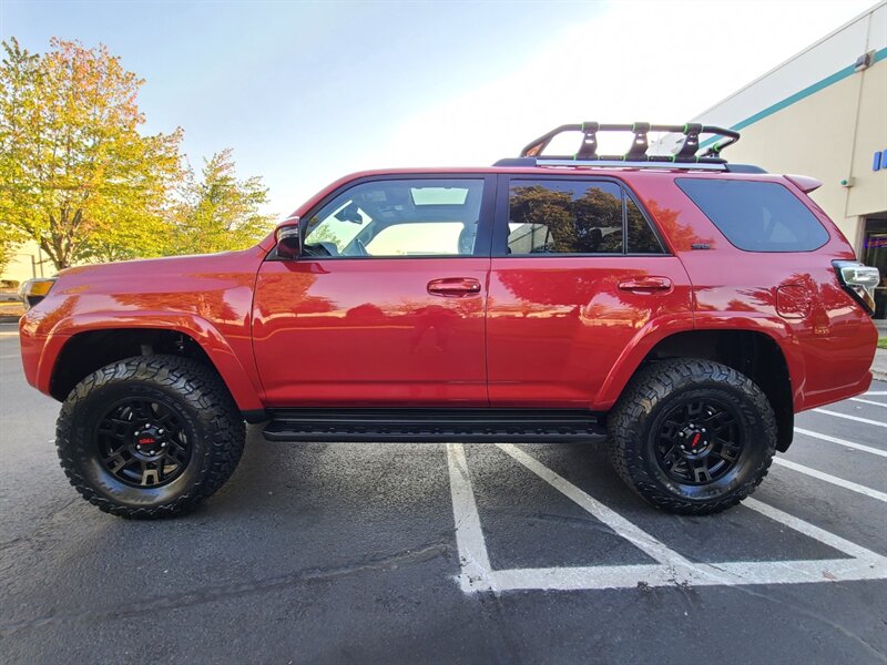 2020 Toyota 4Runner SR5 Premium 4X4 / LEATHER / 3RD SEAT / LIFTED  / NEW TRD WHEELS & TIRES / SUN ROOF / FACTORY WARRANTY - Photo 3 - Portland, OR 97217