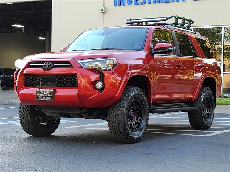 2020 Toyota 4Runner SR5 Premium 4X4 / LEATHER / 3RD SEAT / LIFTED  / NEW TRD WHEELS & TIRES / SUN ROOF / FACTORY WARRANTY - Photo 1 - Portland, OR 97217