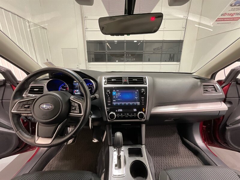 2019 Subaru Outback 2.5i Premium / 1-OWNER/Heated Seats/ 29,000 MILES   - Photo 17 - Gladstone, OR 97027