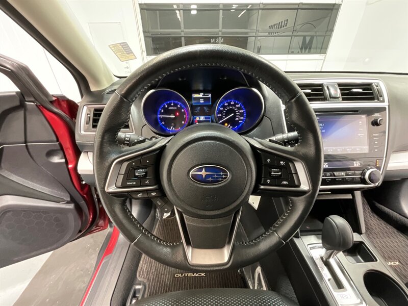 2019 Subaru Outback 2.5i Premium / 1-OWNER/Heated Seats/ 29,000 MILES   - Photo 43 - Gladstone, OR 97027