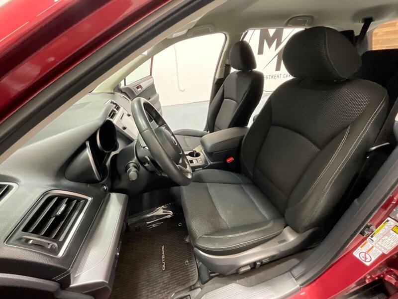 2019 Subaru Outback 2.5i Premium / 1-OWNER/Heated Seats/ 29,000 MILES   - Photo 11 - Gladstone, OR 97027