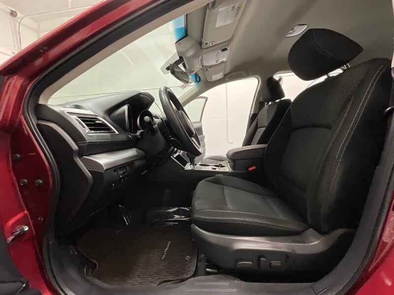 2019 Subaru Outback 2.5i Premium / 1-OWNER/Heated Seats/ 29,000 MILES   - Photo 37 - Gladstone, OR 97027