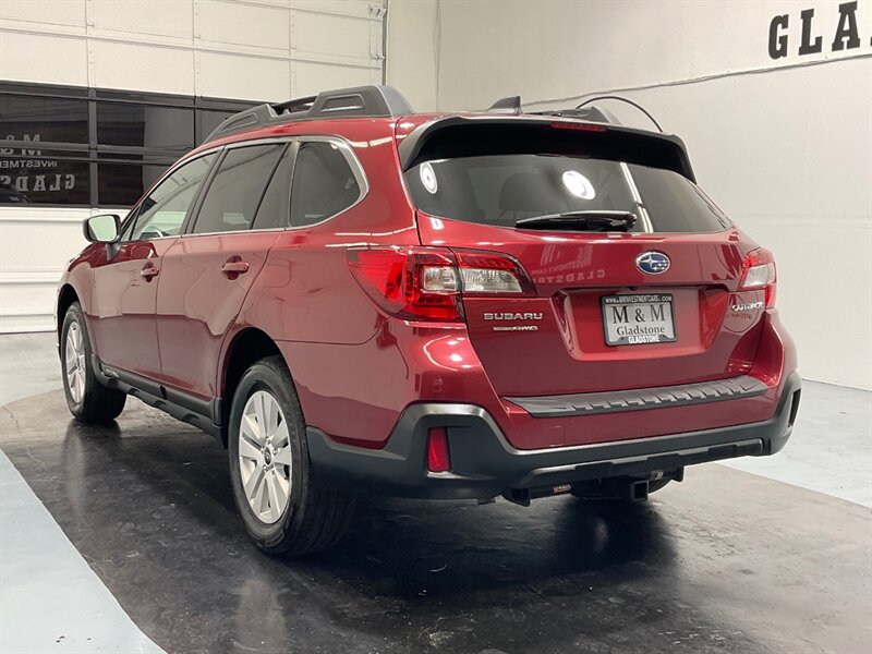 2019 Subaru Outback 2.5i Premium / 1-OWNER/Heated Seats/ 29,000 MILES   - Photo 9 - Gladstone, OR 97027
