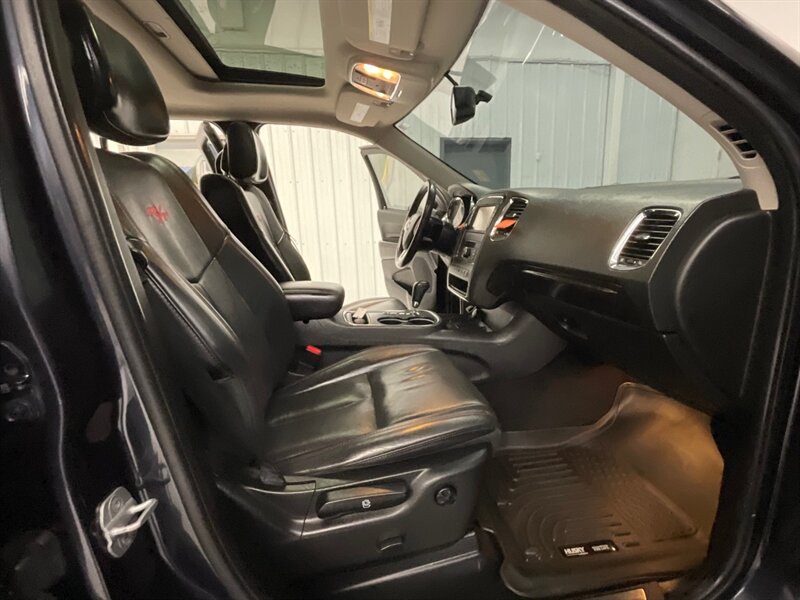2013 Dodge Durango R/T Sport Utility / 5.7L V8 HEMI / Leather  / Navigation & Backup Camera / Leather & Heated Seats / Sunroof / CUSTOM WHEELS / 3RD ROW SEAT - Photo 16 - Gladstone, OR 97027