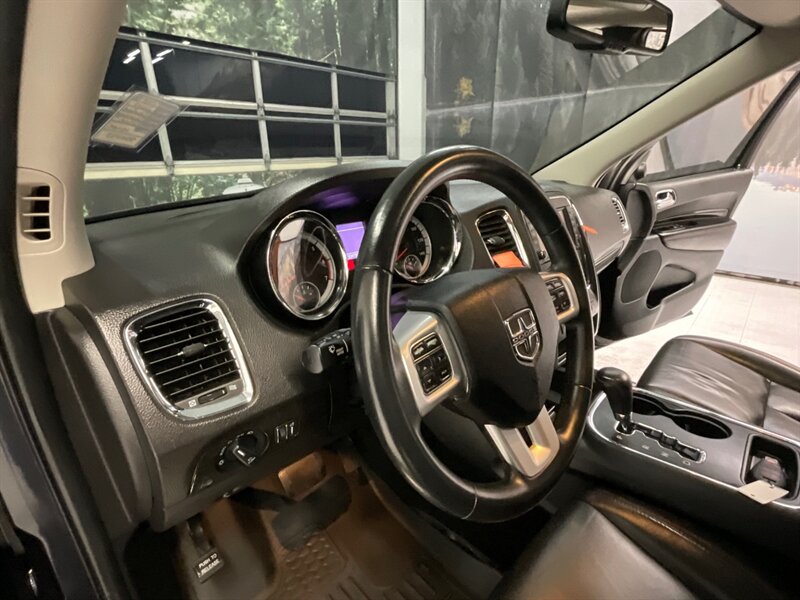 2013 Dodge Durango R/T Sport Utility / 5.7L V8 HEMI / Leather  / Navigation & Backup Camera / Leather & Heated Seats / Sunroof / CUSTOM WHEELS / 3RD ROW SEAT - Photo 17 - Gladstone, OR 97027
