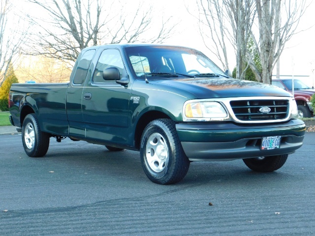 2002 Ford F-150 XL / 2WD / LONG BED / ONLY 86000 MILES / Excel Con   - Photo 2 - Portland, OR 97217