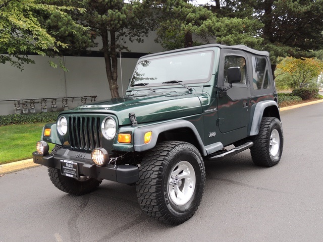 1999 Jeep Wrangler SE/ 4X4/ 5-Speed Manual/ 4Cyl/ LIFTED   - Photo 1 - Portland, OR 97217
