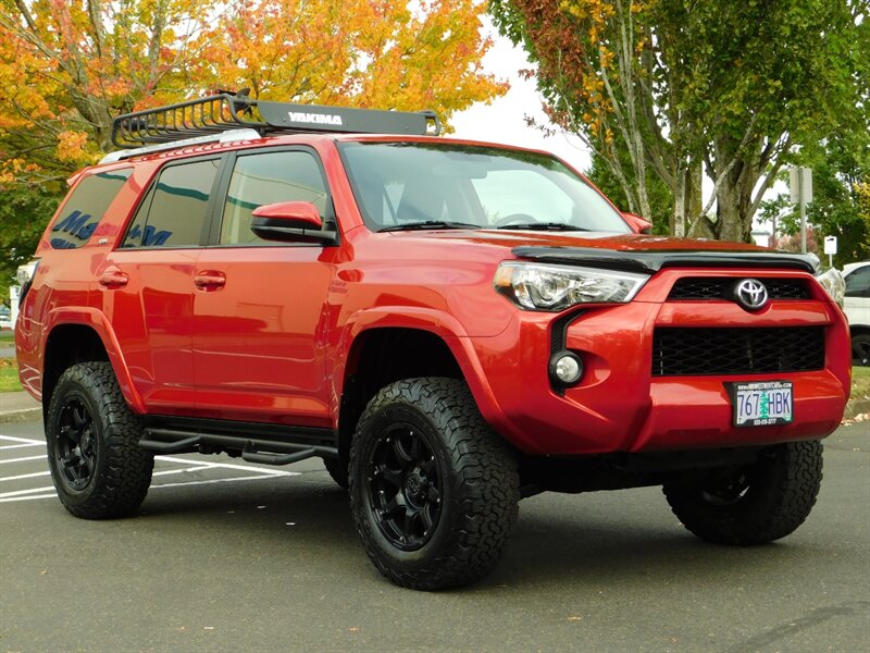 2014 Toyota 4Runner SR5 4X4 / 3RD ROW SEAT / 1-OWNER / LIFTED LIFTED   - Photo 2 - Portland, OR 97217