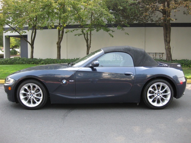 2005 BMW Z4 2.5i/ Convertible / 6-Speed Manual   - Photo 2 - Portland, OR 97217