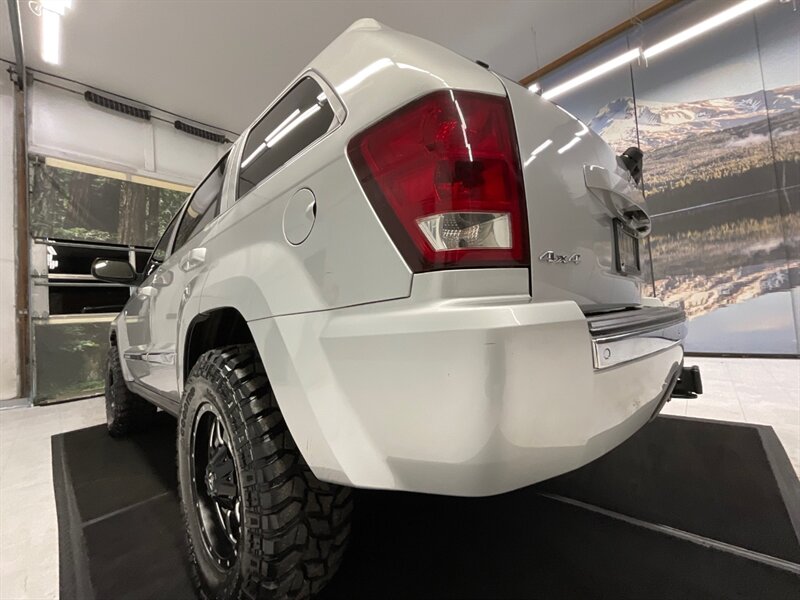 2005 Jeep Grand Cherokee Limited 4X4 / 5.7L V8 / LIFTED w. NEW WHEELS&TIRES  / Leather & Heated Seats / Sunroof / ONLY 98,000 MILES - Photo 12 - Gladstone, OR 97027