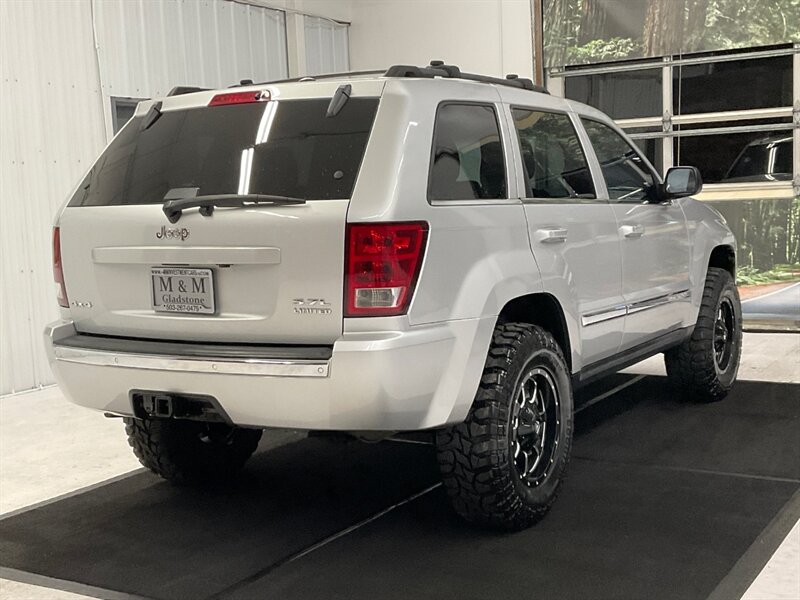 2005 Jeep Grand Cherokee Limited 4X4 / 5.7L V8 / LIFTED w. NEW WHEELS&TIRES  / Leather & Heated Seats / Sunroof / ONLY 98,000 MILES - Photo 7 - Gladstone, OR 97027