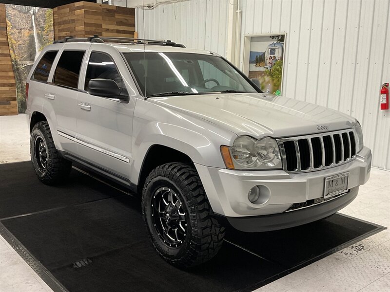2005 Jeep Grand Cherokee Limited 4X4 / 5.7L V8 / LIFTED w. NEW WHEELS&TIRES  / Leather & Heated Seats / Sunroof / ONLY 98,000 MILES - Photo 2 - Gladstone, OR 97027