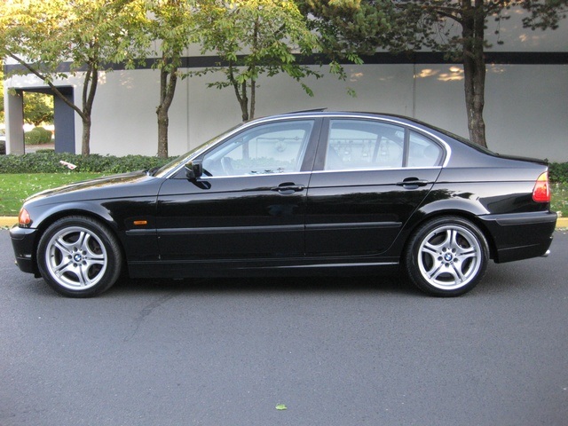 2001 BMW 330i / Sport Pkg/ 5-Speed/ Excell Cond   - Photo 2 - Portland, OR 97217