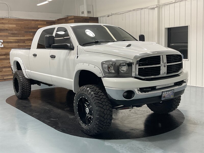 2006 Dodge Ram 2500 SLT MEGA CAB 4X4 / 5.9L DIESEL / LIFTED LIFTED  / Backup Camera / Excel Cond - Photo 2 - Gladstone, OR 97027