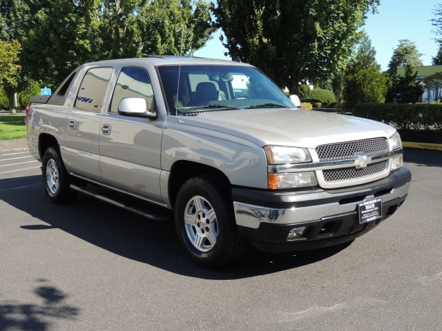 2006 Chevrolet Avalanche Z71 1500 / 4X4 / Leather / Sunroof   - Photo 2 - Portland, OR 97217