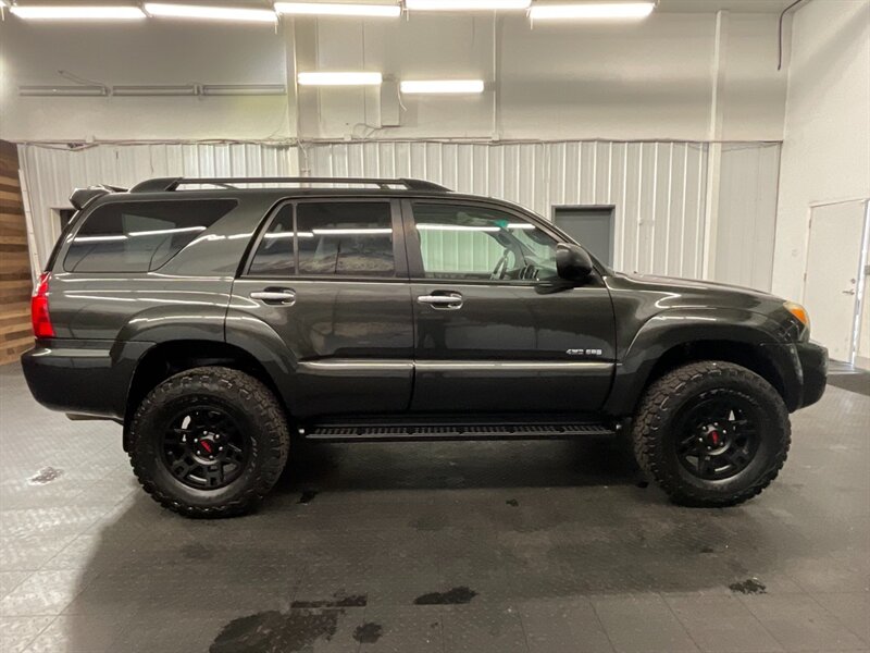 2008 Toyota 4Runner SR5 4X4 / 4.7L V8/LIFTEDw/ BF GOODRICH & TRD WHEEL   - Photo 4 - Gladstone, OR 97027