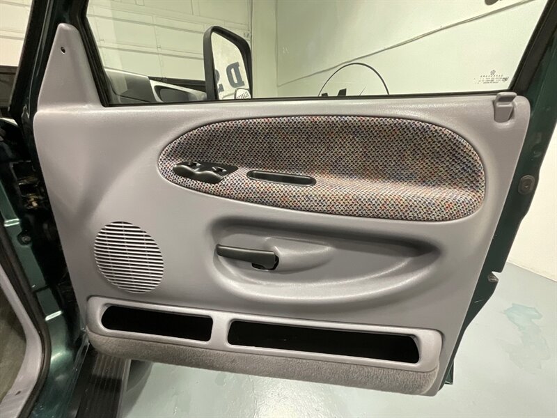 2002 Dodge Ram 2500 5.9L DIESEL 4X4/ SLT Plus Quad Cab/ 78K MILES / LOCAL TRUCK w. ZERO RUST / NEW WHEELS & TIRES / LONG BED - Photo 33 - Gladstone, OR 97027