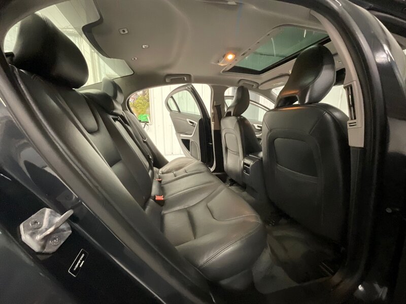 2015 Volvo S60 T5 Drive-E Premier Sedan/ 4Cyl Turbo /54,000 MILES  / Leather & Heated Seats / Sunroof - Photo 11 - Gladstone, OR 97027