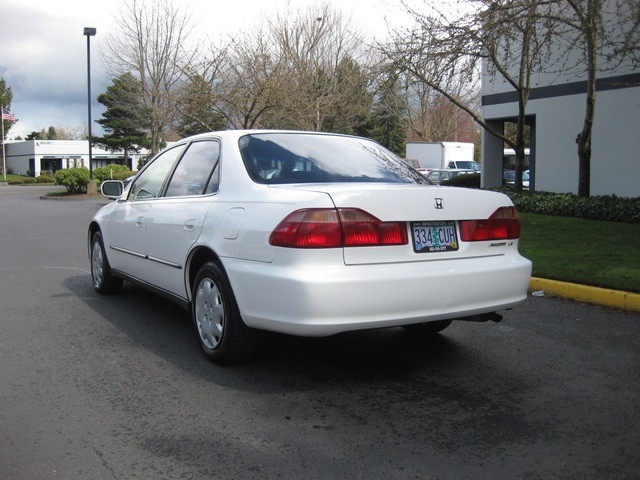1999 Honda Accord LX 4Dr Auto / 4-Cyl / 130kmi / Timing Belt Replacd   - Photo 3 - Portland, OR 97217