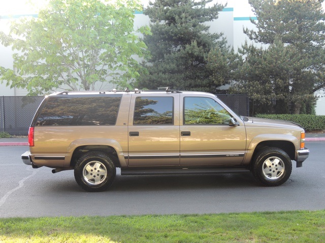 1995 Chevrolet Suburban K1500/4WD/ 3rd Seat / Runs Excellent   - Photo 4 - Portland, OR 97217