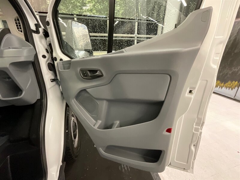 2018 Ford Transit 150 CARGO VAN / 3.7L V6 / 1-OWNER   - Photo 38 - Gladstone, OR 97027