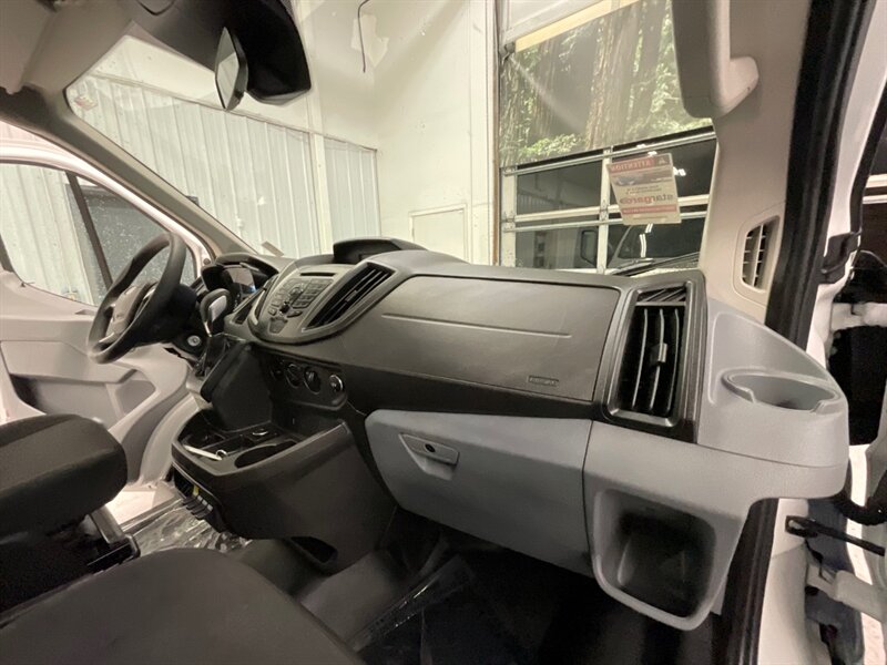 2018 Ford Transit 150 CARGO VAN / 3.7L V6 / 1-OWNER   - Photo 17 - Gladstone, OR 97027