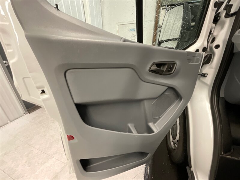 2018 Ford Transit 150 CARGO VAN / 3.7L V6 / 1-OWNER   - Photo 37 - Gladstone, OR 97027