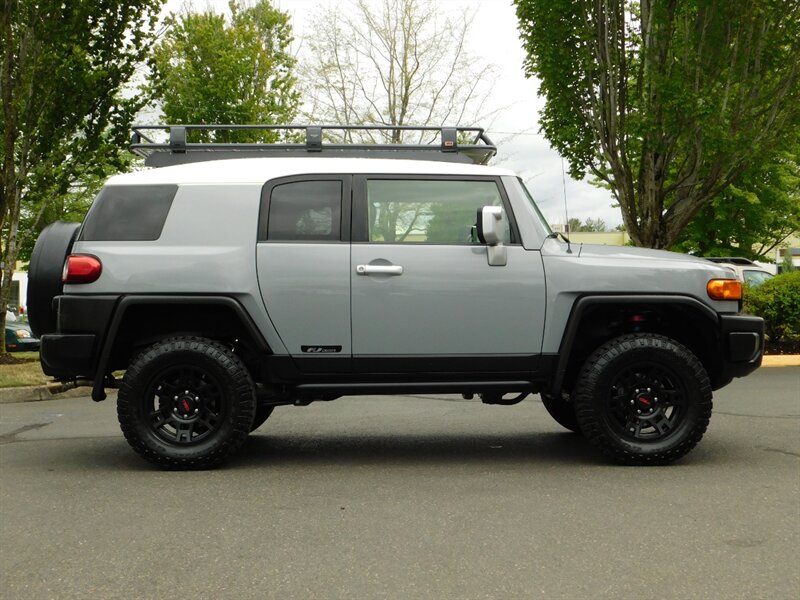 2014 Toyota FJ Cruiser 4X4 / TRD PKG / CRAWL CONTROL / LOW MILES LIFTED   - Photo 4 - Portland, OR 97217