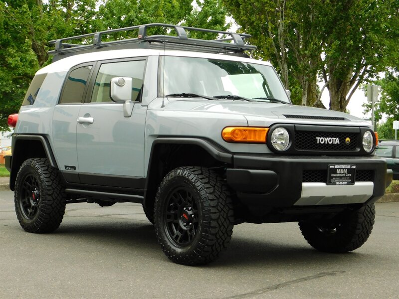 2014 Toyota FJ Cruiser 4X4 / TRD PKG / CRAWL CONTROL / LOW MILES LIFTED   - Photo 2 - Portland, OR 97217