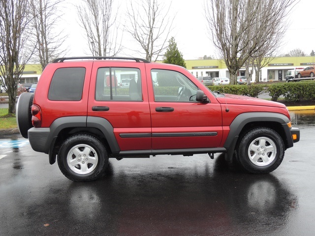 2006 Jeep Liberty Sport / 4X4 / TURBO DIESEL / 1-OWNER   - Photo 4 - Portland, OR 97217