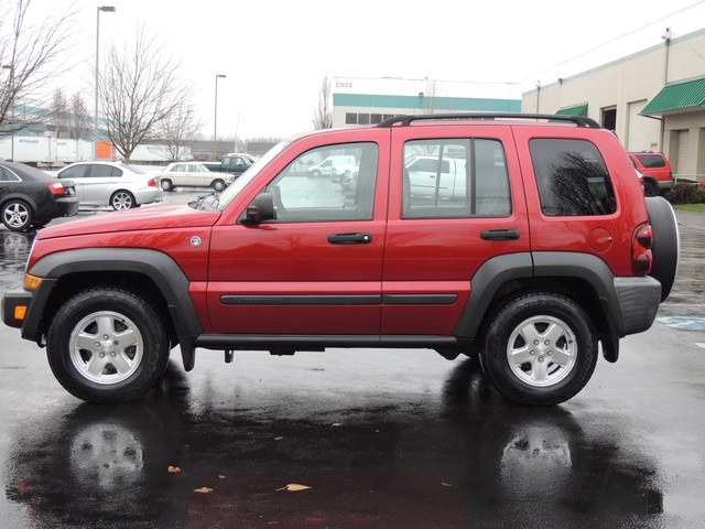 2006 Jeep Liberty Sport / 4X4 / TURBO DIESEL / 1-OWNER   - Photo 3 - Portland, OR 97217
