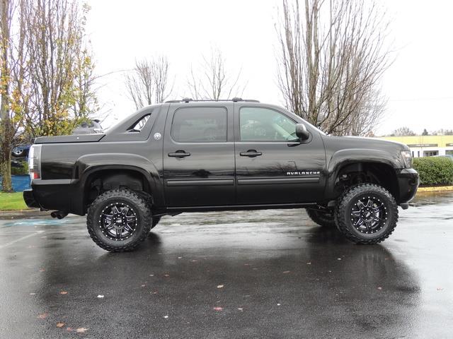 2013 Chevrolet Avalanche LT Black Diamond / 4WD / Leather / LIFTED LIFTED   - Photo 4 - Portland, OR 97217