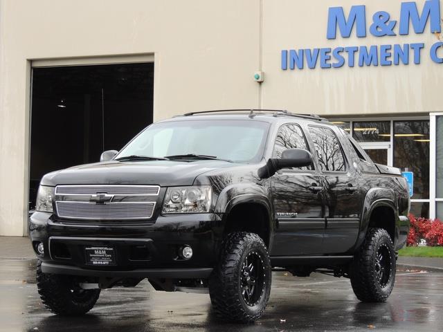 2013 Chevrolet Avalanche LT Black Diamond / 4WD / Leather / LIFTED LIFTED   - Photo 1 - Portland, OR 97217