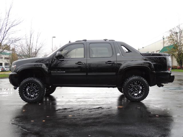 2013 Chevrolet Avalanche LT Black Diamond / 4WD / Leather / LIFTED LIFTED   - Photo 3 - Portland, OR 97217