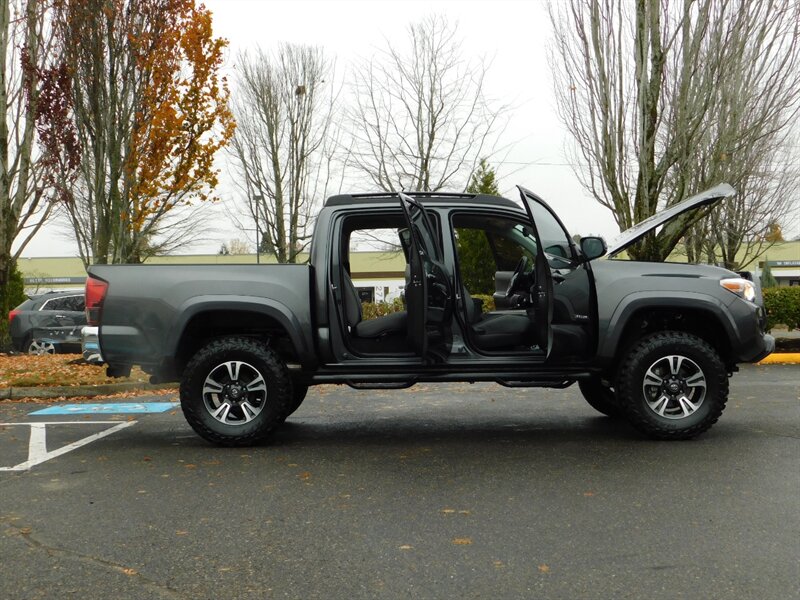 2019 Toyota Tacoma SR5 V6 Double Cab 4X4 / 1-Owner / LIFTED LIFTED   - Photo 30 - Portland, OR 97217