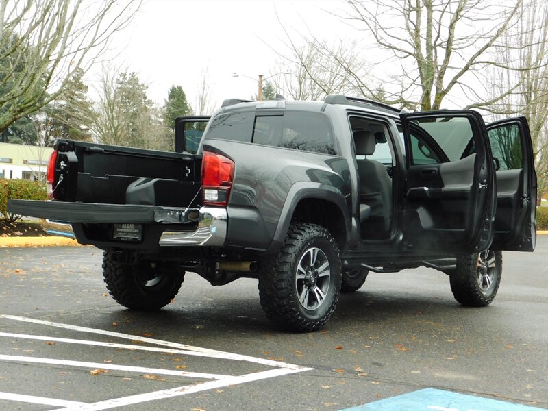 2019 Toyota Tacoma SR5 V6 Double Cab 4X4 / 1-Owner / LIFTED LIFTED   - Photo 29 - Portland, OR 97217