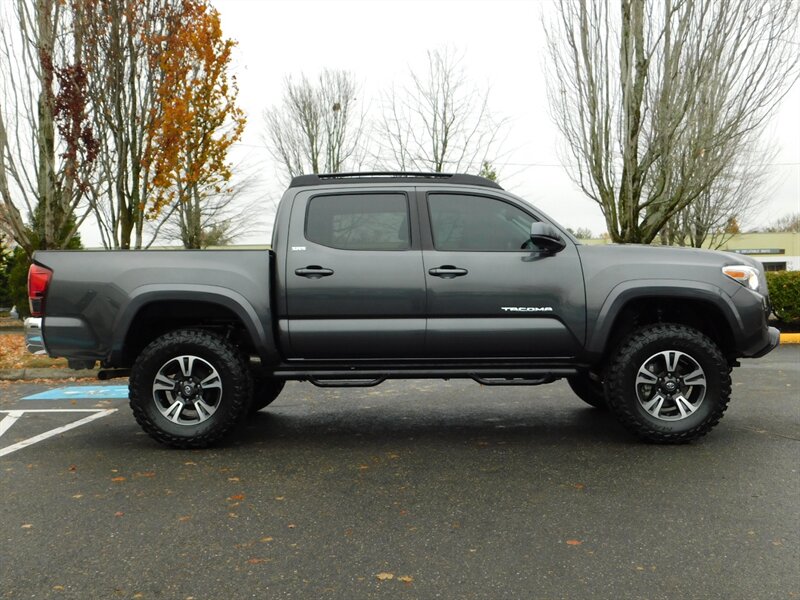 2019 Toyota Tacoma SR5 V6 Double Cab 4X4 / 1-Owner / LIFTED LIFTED   - Photo 4 - Portland, OR 97217