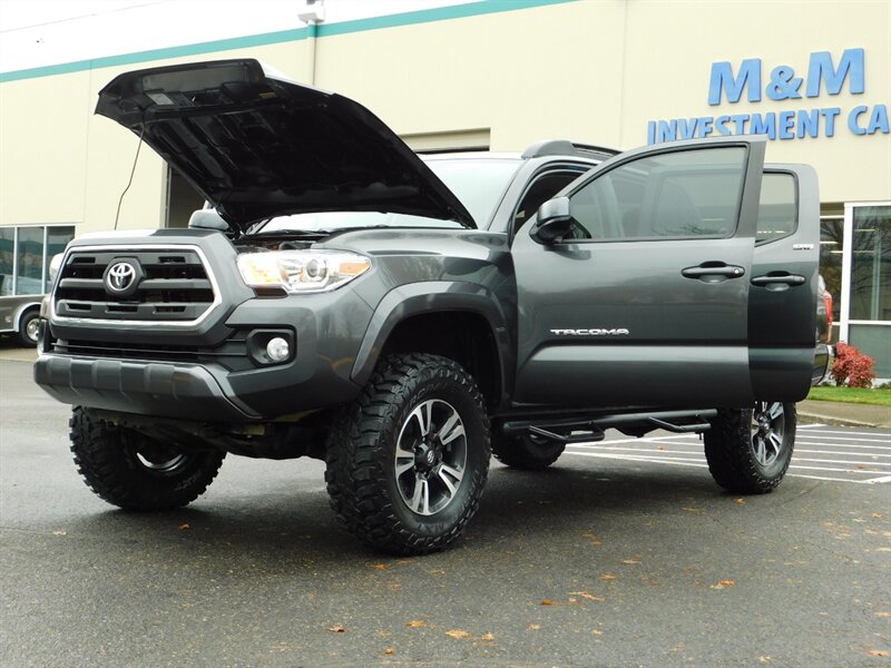 2019 Toyota Tacoma SR5 V6 Double Cab 4X4 / 1-Owner / LIFTED LIFTED   - Photo 25 - Portland, OR 97217