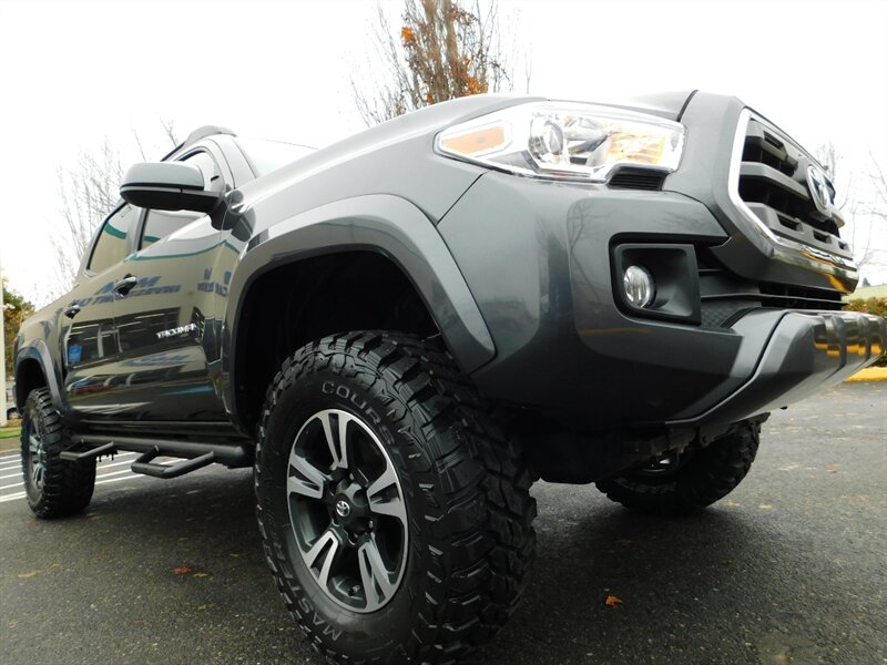 2019 Toyota Tacoma SR5 V6 Double Cab 4X4 / 1-Owner / LIFTED LIFTED   - Photo 41 - Portland, OR 97217