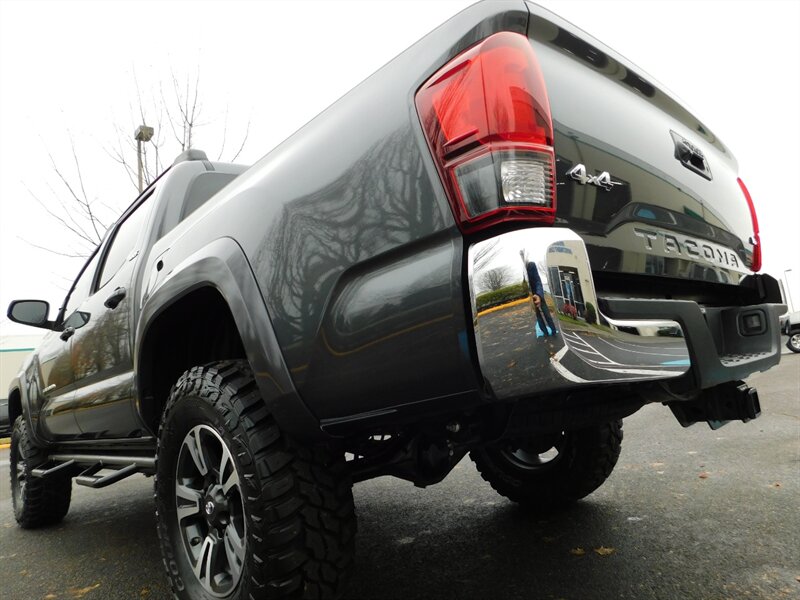 2019 Toyota Tacoma SR5 V6 Double Cab 4X4 / 1-Owner / LIFTED LIFTED   - Photo 40 - Portland, OR 97217