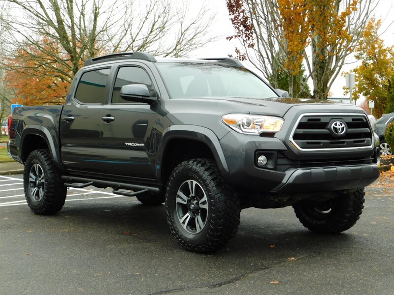 2019 Toyota Tacoma SR5 V6 Double Cab 4X4 / 1-Owner / LIFTED LIFTED   - Photo 2 - Portland, OR 97217