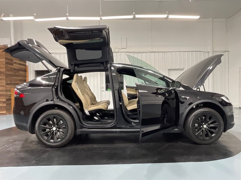 2016 Tesla Model X 75D Sport Utility AWD / 7-Passenger / 42,000 MILES  / AUTOPILOT - Photo 11 - Gladstone, OR 97027