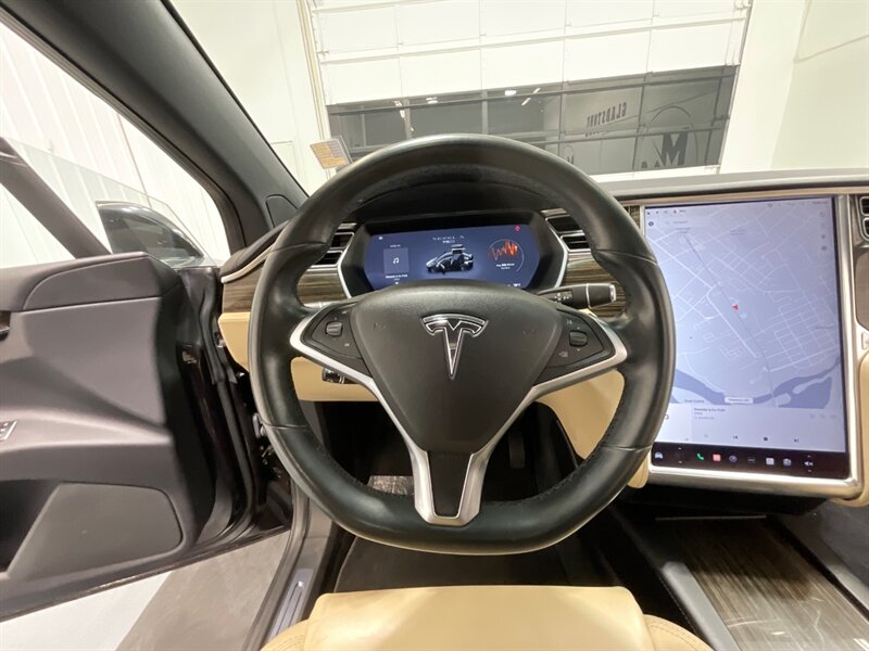 2016 Tesla Model X 75D Sport Utility AWD / 7-Passenger / 42,000 MILES  / AUTOPILOT - Photo 47 - Gladstone, OR 97027