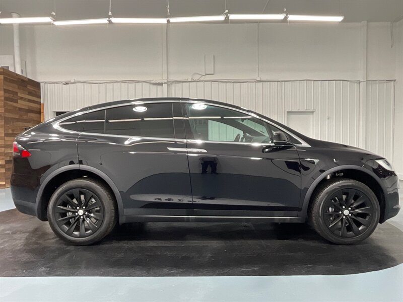 2016 Tesla Model X 75D Sport Utility AWD / 7-Passenger / 42,000 MILES  / AUTOPILOT - Photo 4 - Gladstone, OR 97027