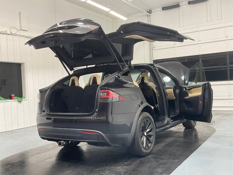 2016 Tesla Model X 75D Sport Utility AWD / 7-Passenger / 42,000 MILES  / AUTOPILOT - Photo 14 - Gladstone, OR 97027