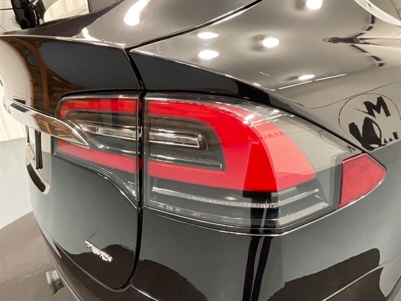 2016 Tesla Model X 75D Sport Utility AWD / 7-Passenger / 42,000 MILES  / AUTOPILOT - Photo 26 - Gladstone, OR 97027